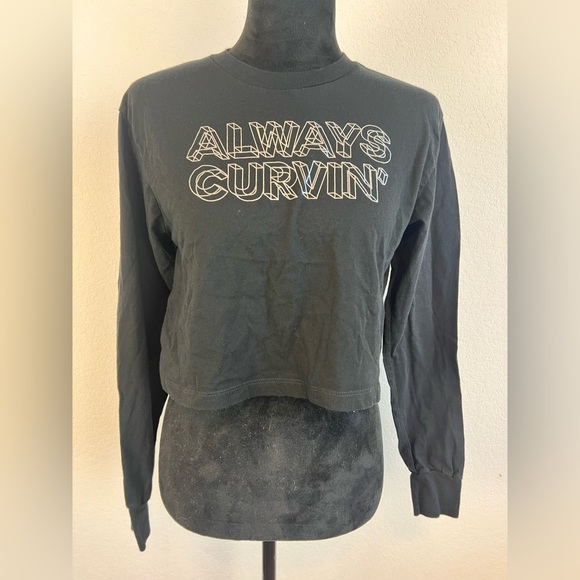 True Religion Always Curvin' long sleeve cropped top in black Size Small - Picture 1 of 9